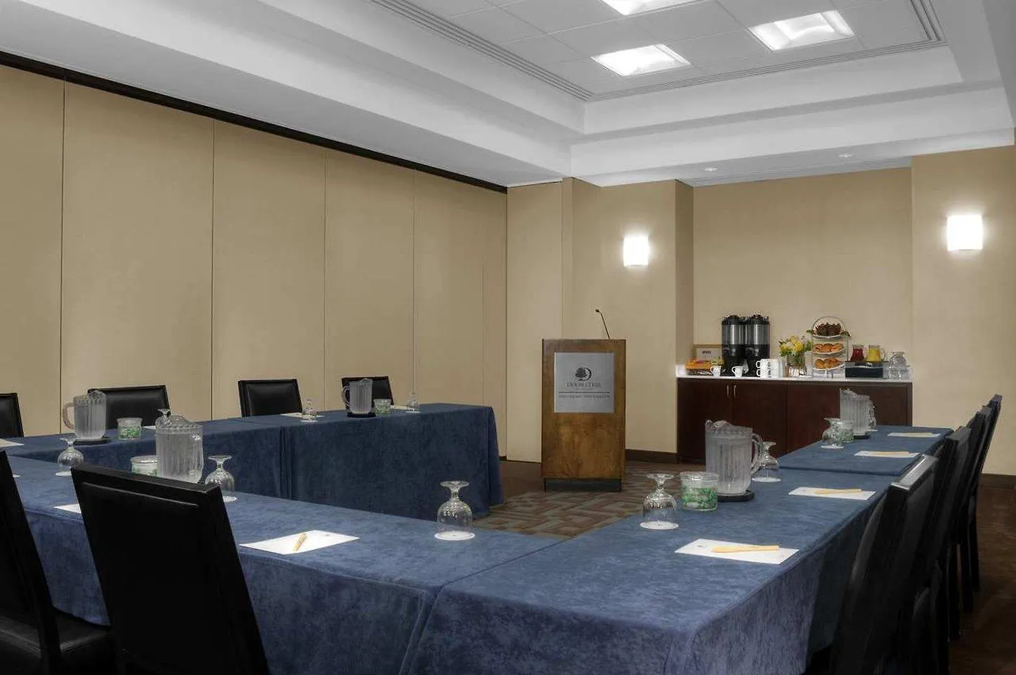 Doubletree Suites By Hilton Nyc - Times Square New York Hotel